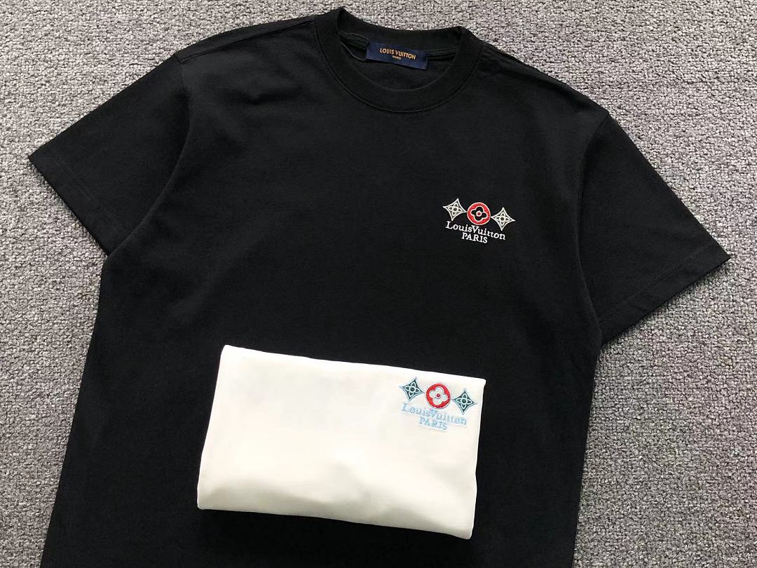 Louis Vuitton SHORTS 158 L⭐ T-SHIRT 2208020515 (Im 170Cm 60Kg I Wear Size S In The Phot) - Image 17