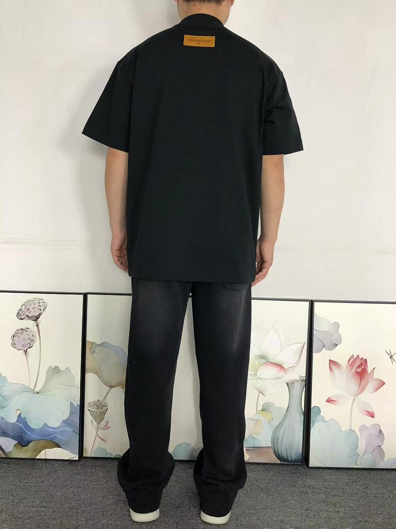 Louis Vuitton 115 L⭐ T-SHIRT 3201215621 (Im 170Cm 60Kg I Wear Size M In The Phot) - Image 4