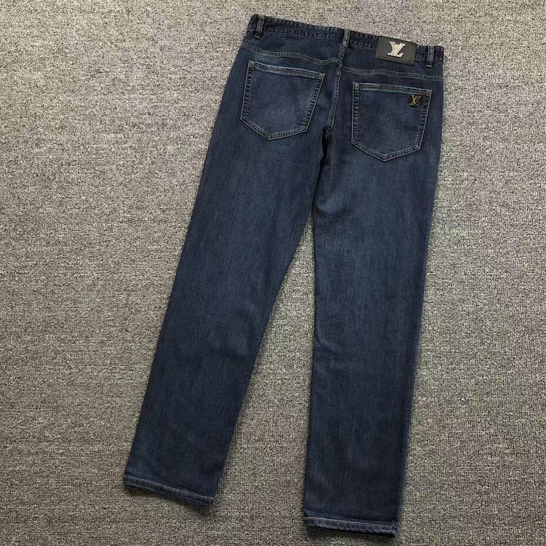 Unbranded 215 L⭐