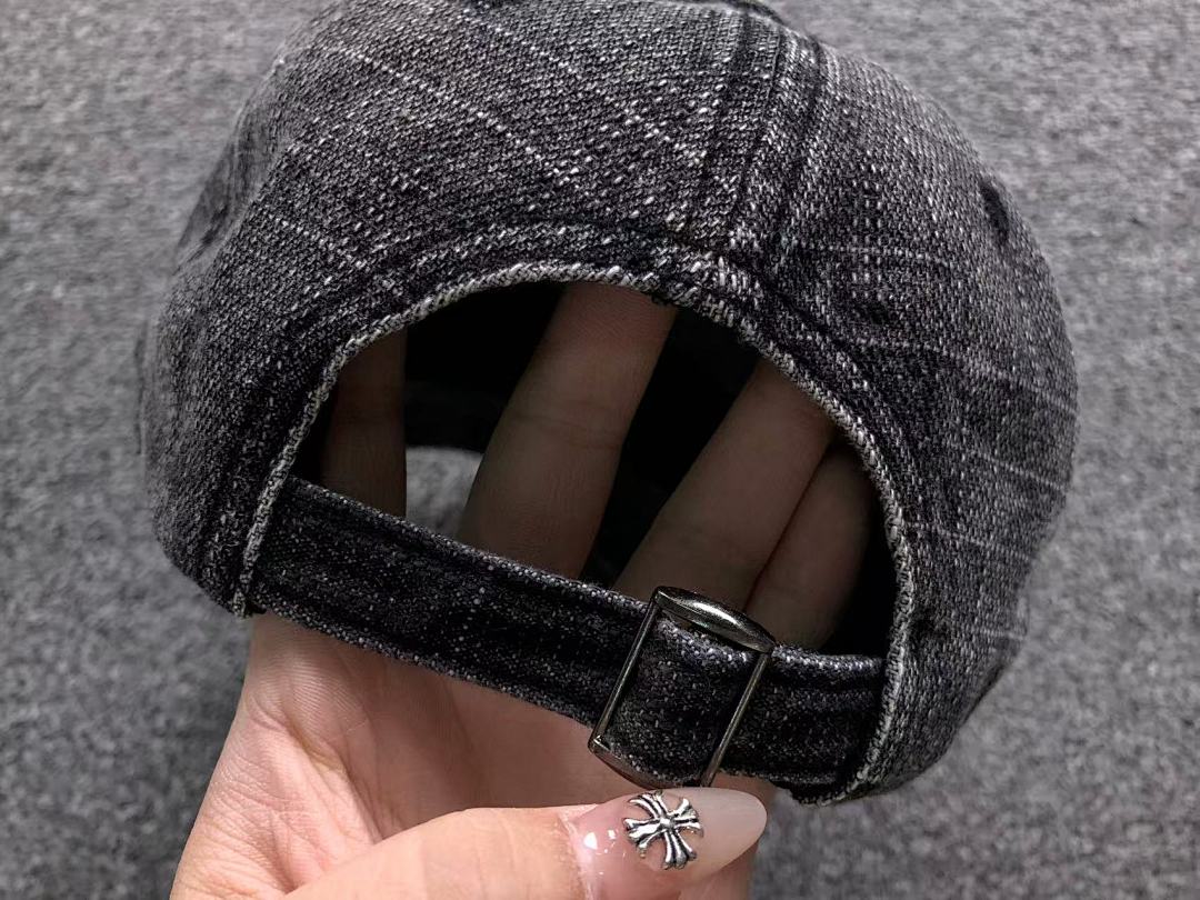 Comme des Garcons 75 C⭐⭐OME HE⭐⭐TS - Image 12