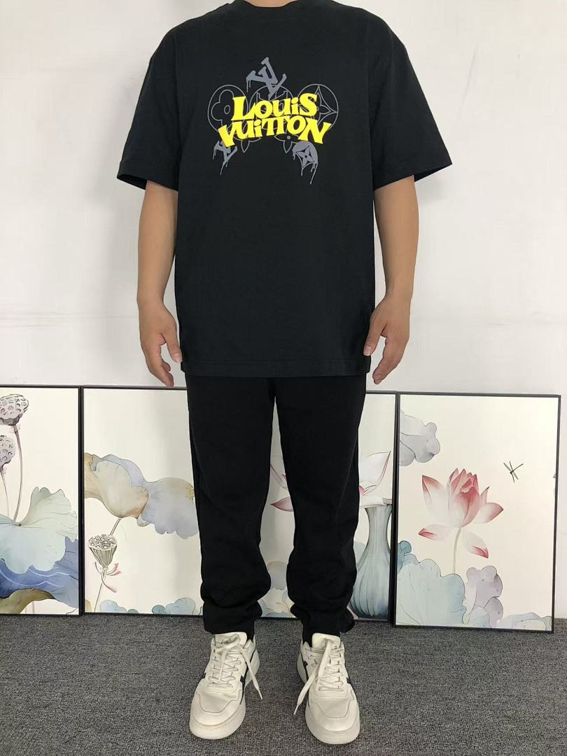 Louis Vuitton 118 L⭐ T-SHIRT 5111403147 (Im 170Cm 60Kg I Wear Size M In The Phot) - Image 3