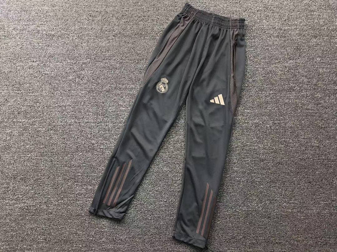Chanel 135 FOOTBALL LONG SLEEVED TROUSERS - Image 27