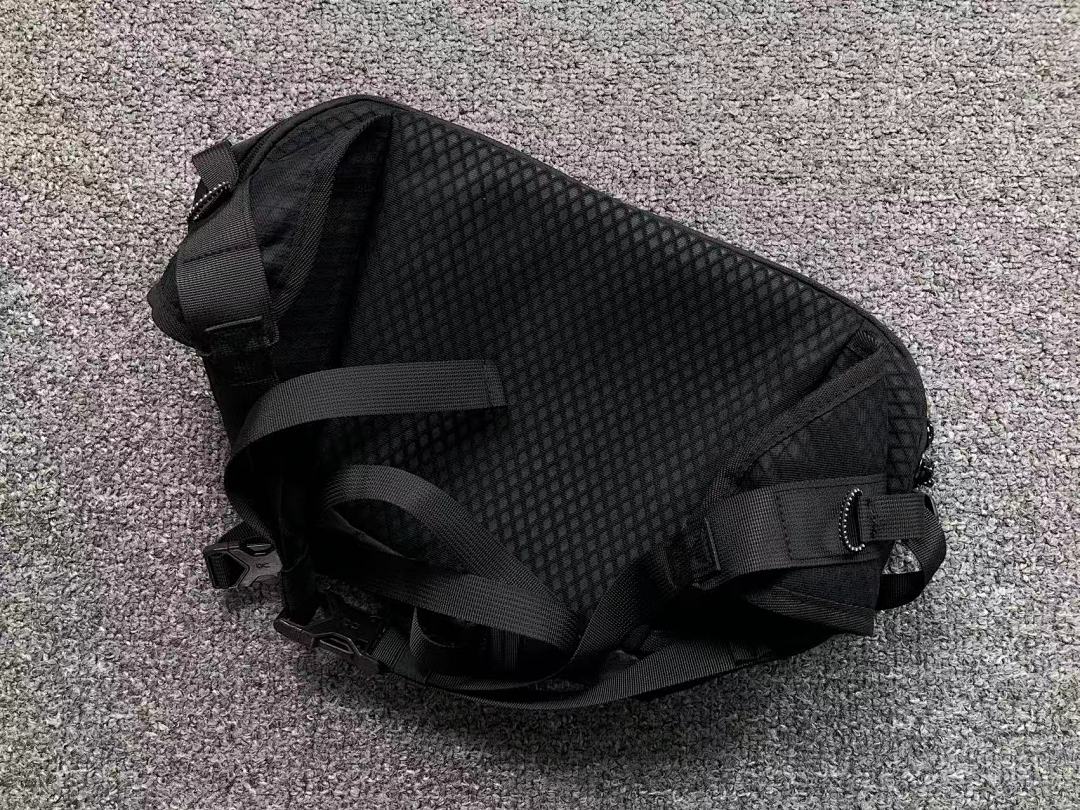 On Running 95 ON BAG 123190366 (Long 35CM* Wide 18CM* High 21CM) - Image 21