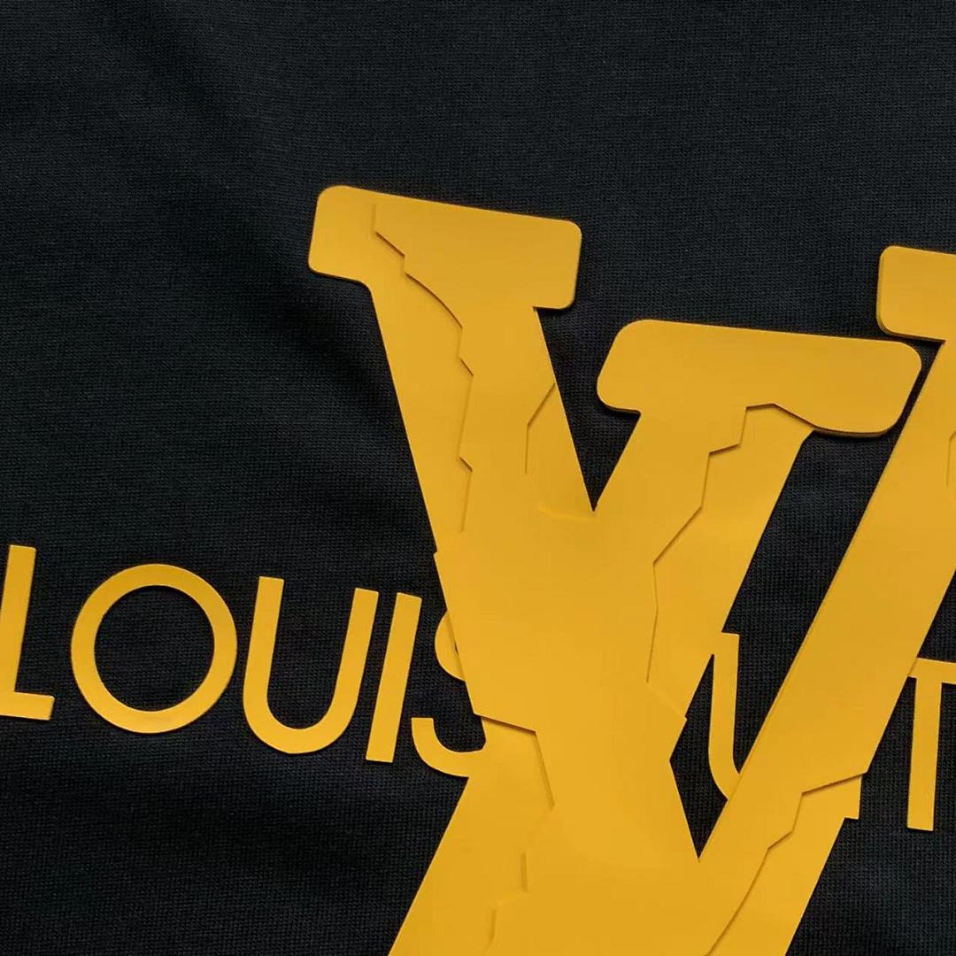 Louis Vuitton 125 L⭐ T-SHIRT 41112138821 (Im 170Cm 57Kg I Wear Size M In The Phot) - Image 11