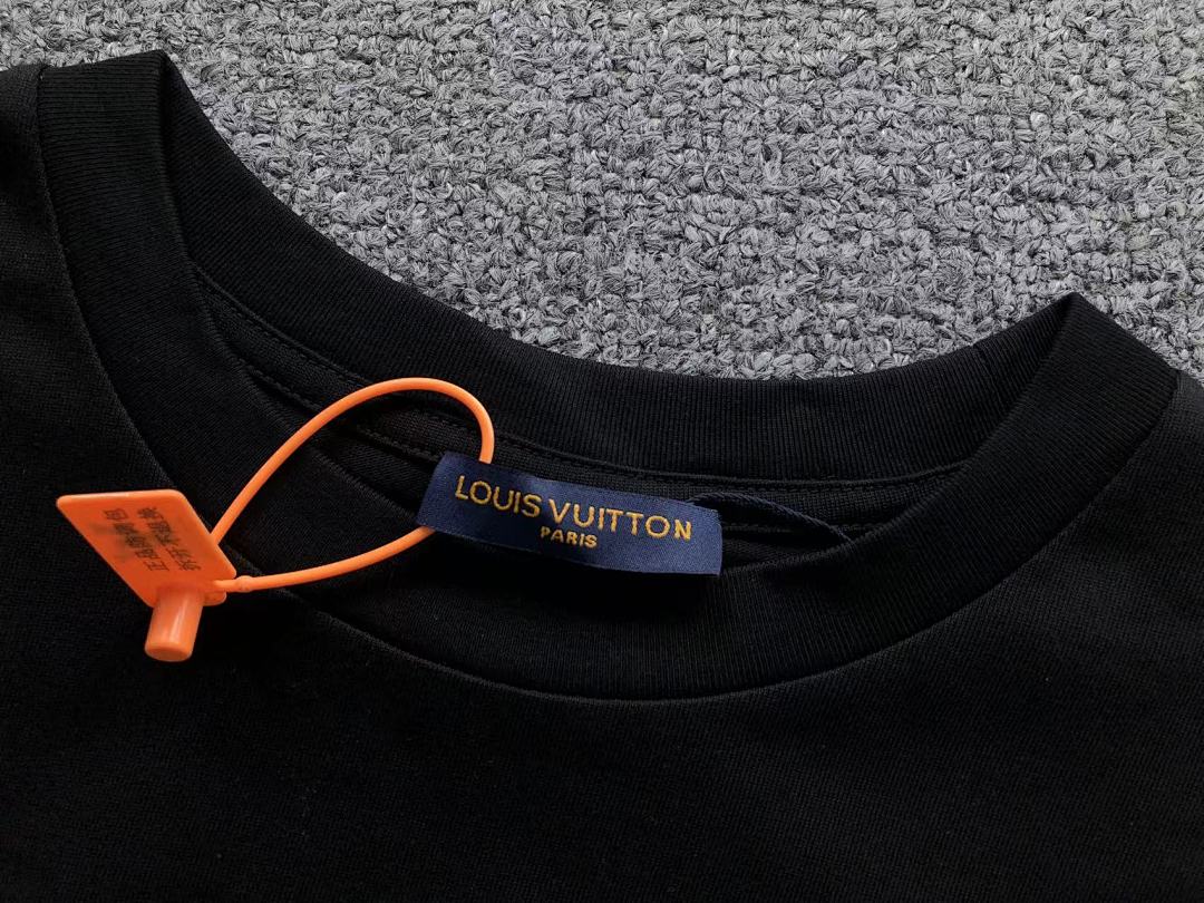Louis Vuitton 115 L⭐ T-SHIRT 214011736 (Im 170Cm 55Kg I Wear Size S In The Phot) - Image 14