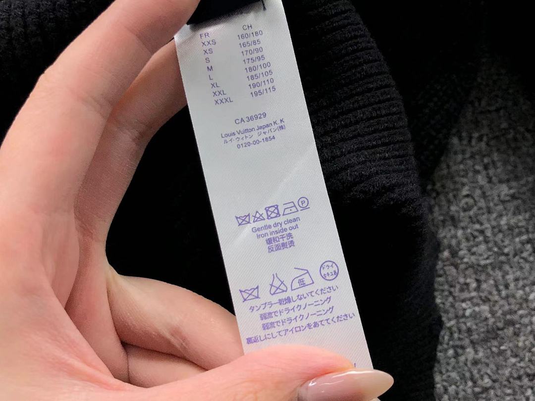 Louis Vuitton 188 L⭐ SWEATER 412144821 (Im 170Cm 57Kg I Wear Size S In The Phot) - Image 27