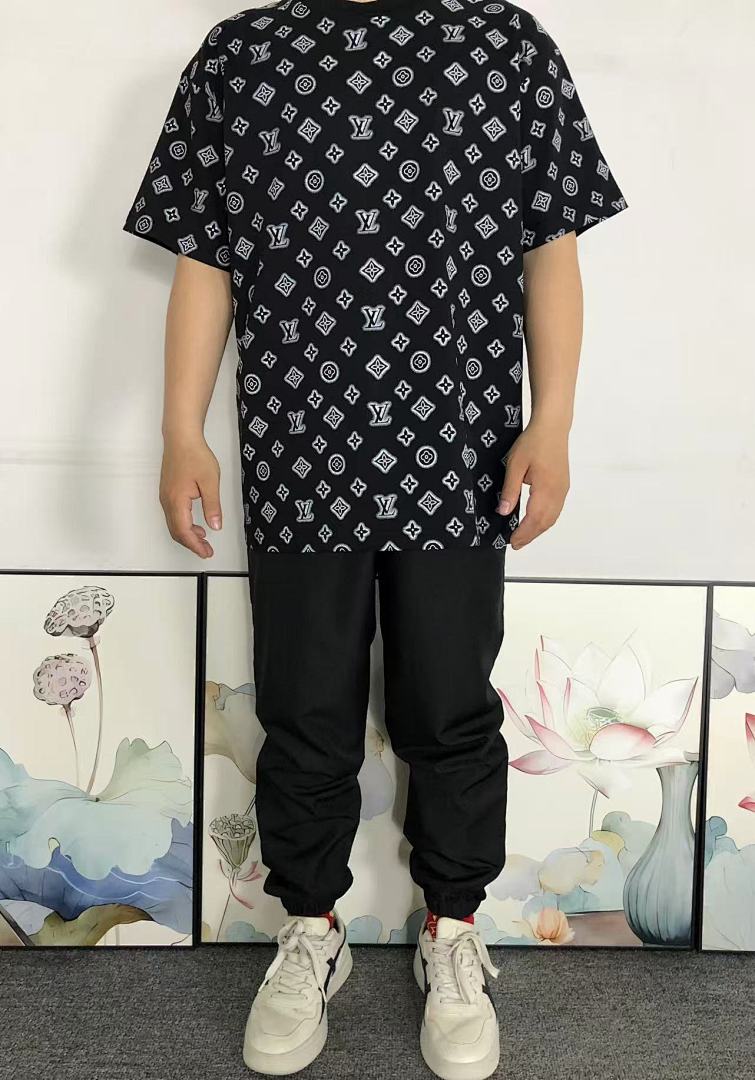 Louis Vuitton 135 L⭐ T-SHIRT 3203272517 (Im 170Cm 65Kg I Wear Size M In The Phot) - Image 3