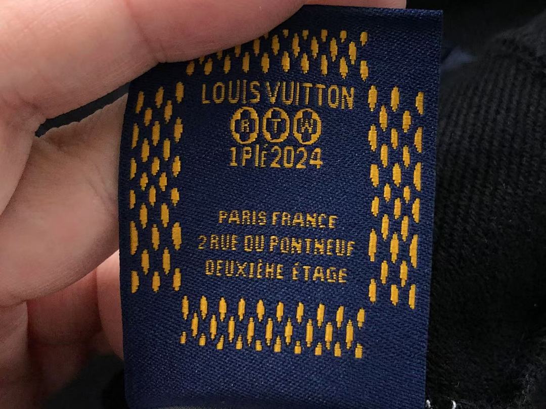 Louis Vuitton 165 L⭐ HOODIE 3110082821 (Im 170Cm 60Kg I Wear Size L In The Phot) - Image 25