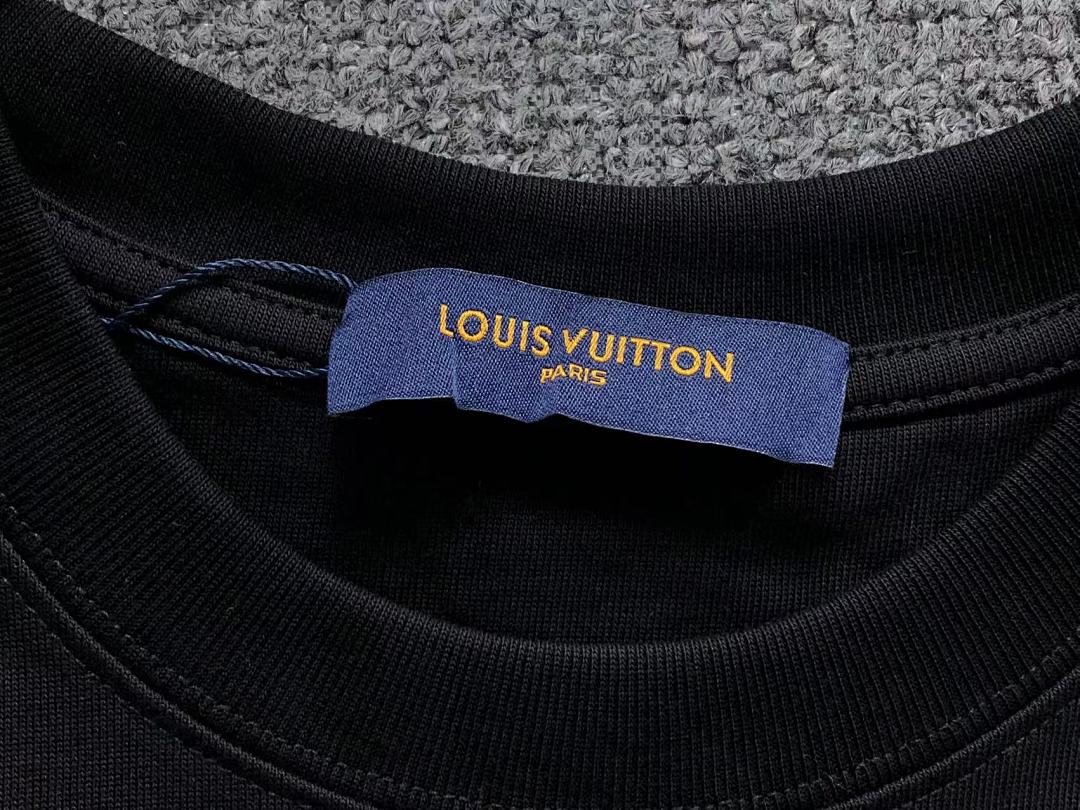 Louis Vuitton 138 L⭐ T-SHIRT 412011421 (Im 170Cm 60Kg I Wear Size S In The Phot) - Image 21