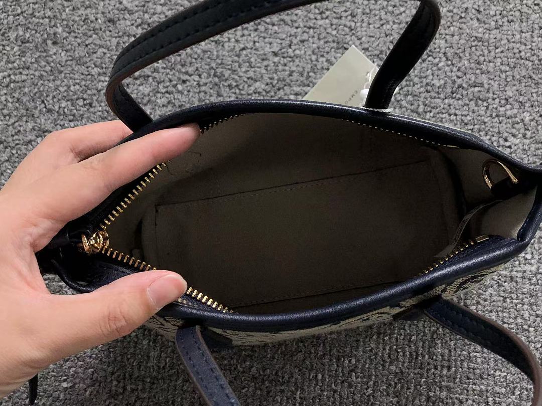 Chanel 218 T⭐RY B⭐⭐CH BAG 4204250475 (Long 19CM* Wide 7CM*13CM) - Image 13