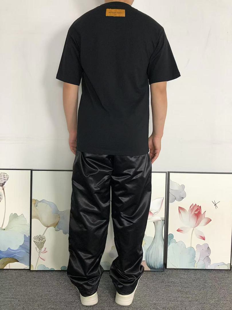 Louis Vuitton 158 L⭐ T-SHIRT 22040361001 (Im 170Cm 60Kg I Wear Size XS In The Phot) - Image 4