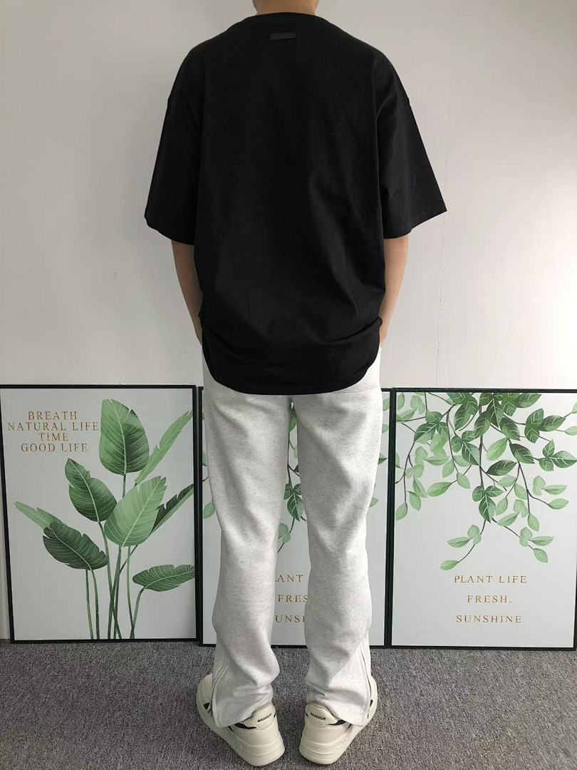 Fear of God 105 FOG T-SHIRT 412143417 (Im 170Cm 57Kg I Wear Size M In The Phot) - Image 4