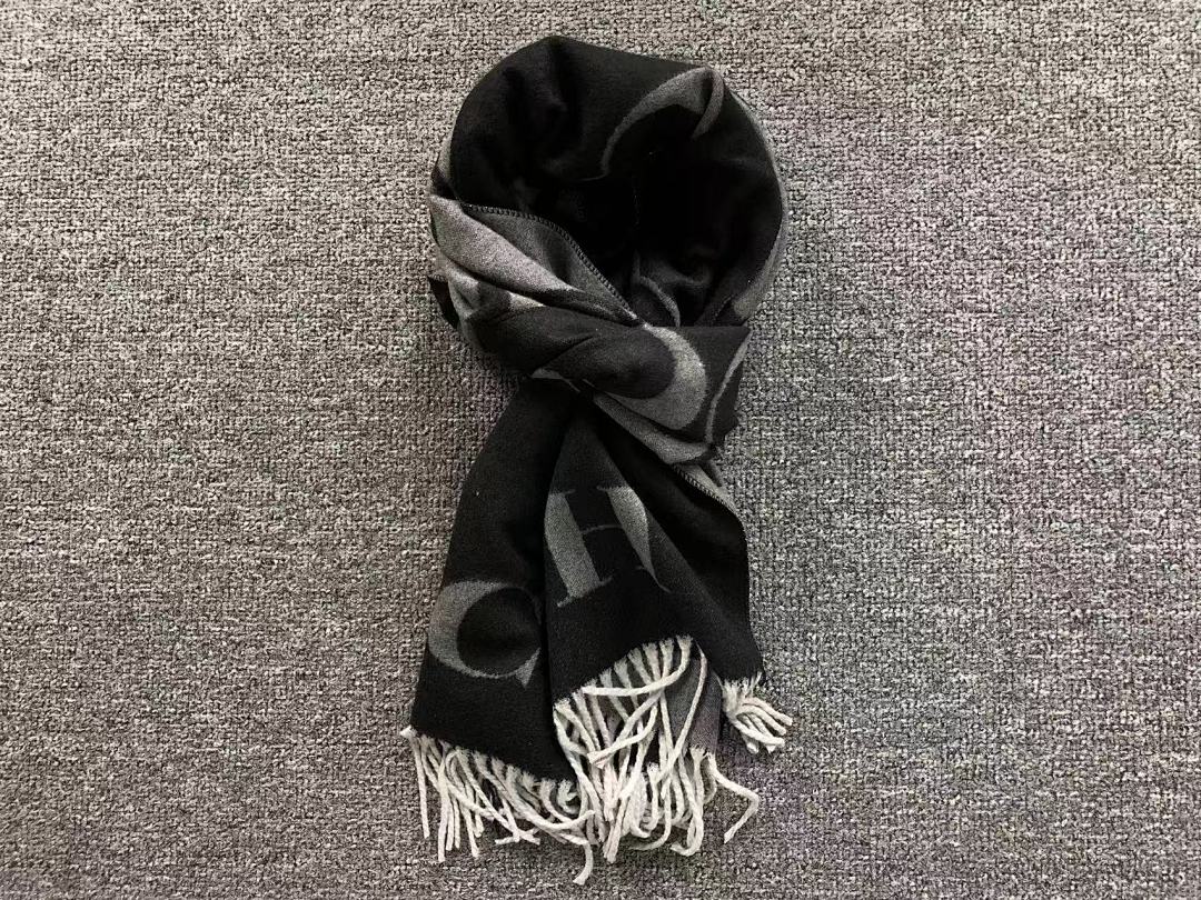 Coach 85 C⭐A⭐H SCARF 218090176 (Long 186CM* Wide 63CM*) - Image 4