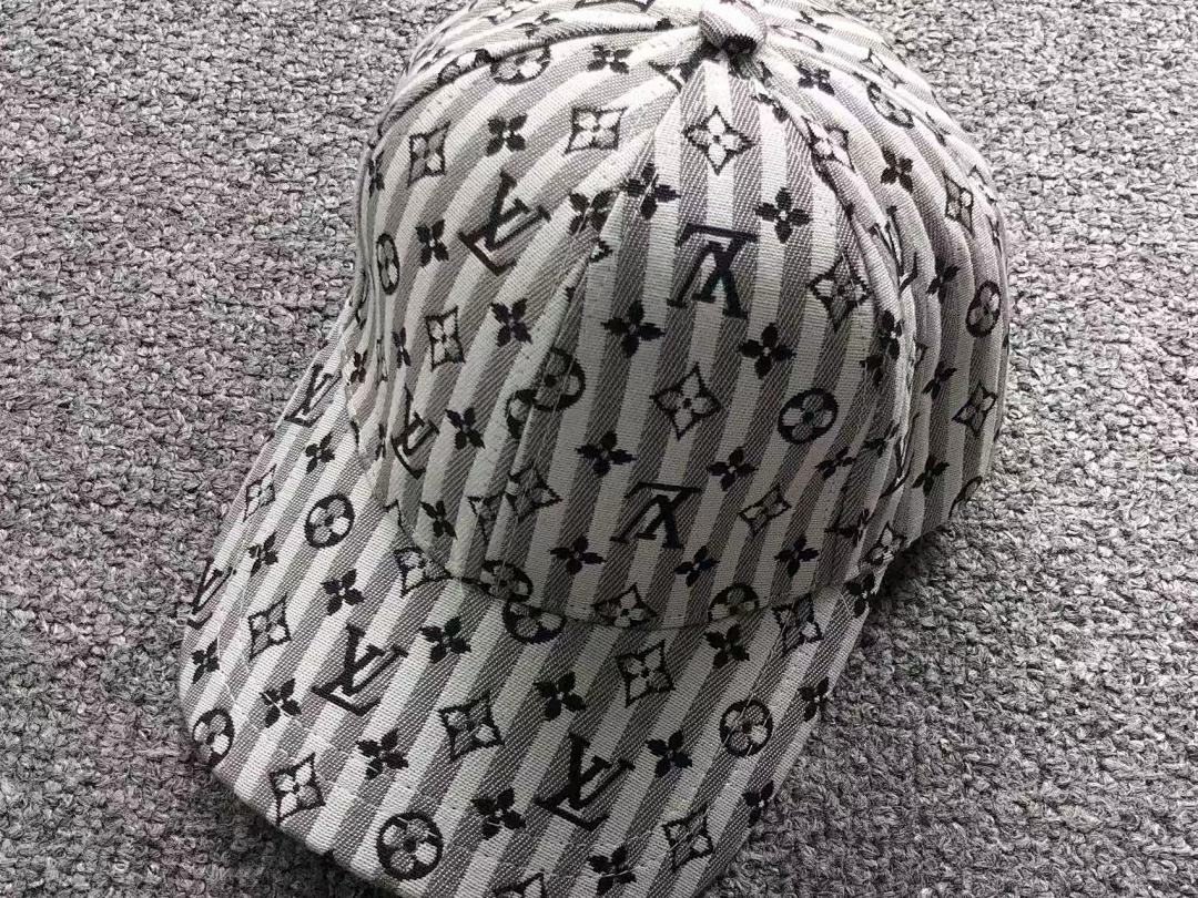 Louis Vuitton 68 L⭐ - Image 6