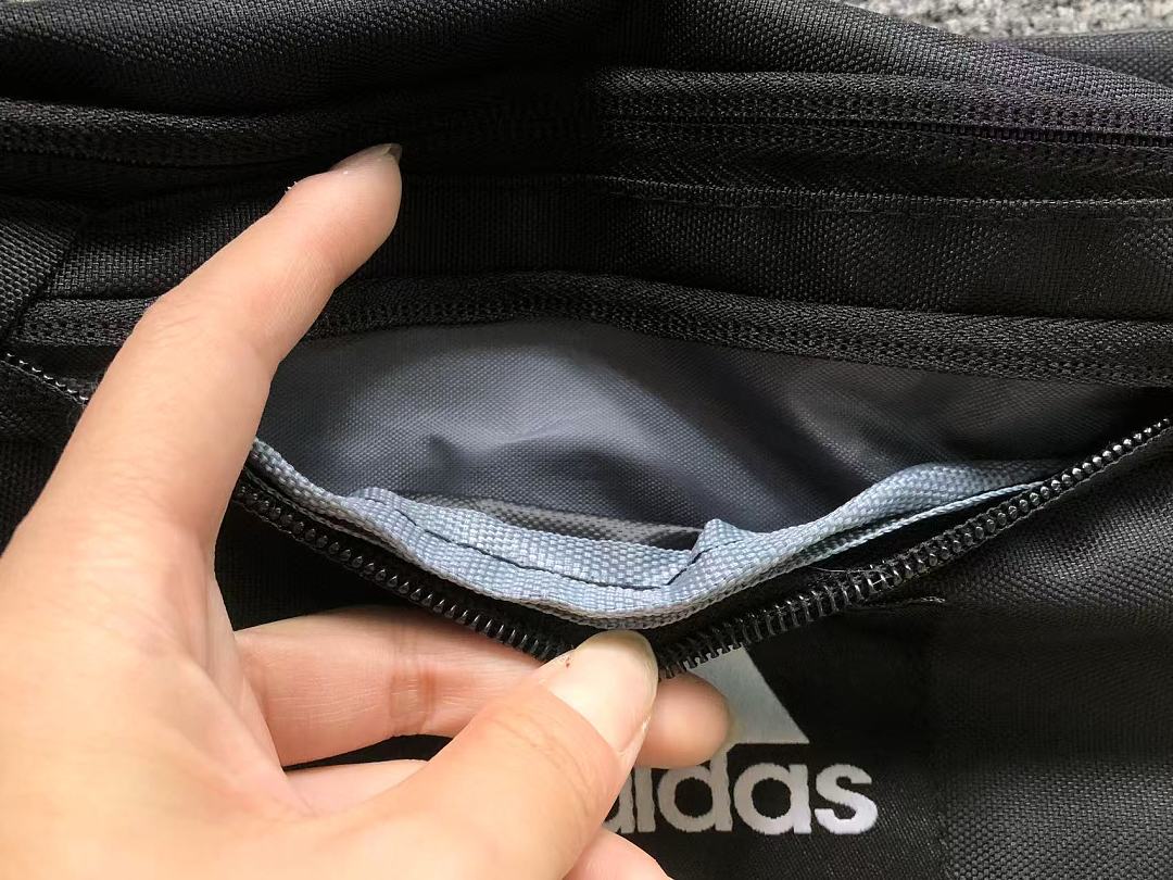 Adidas 72 A⭐I⭐AS BAG 127240843 (Long 26CM* Wide 5CM* High 15CM) - Image 8