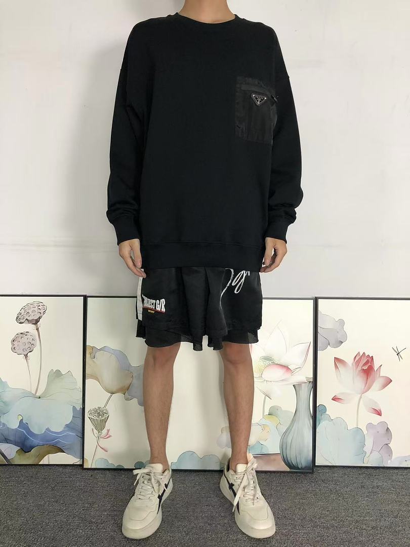 Prada 195 P⭐A⭐A HOODIE 4208281001 (Im 170Cm 60Kg I Wear Size M In The Phot) - Image 3
