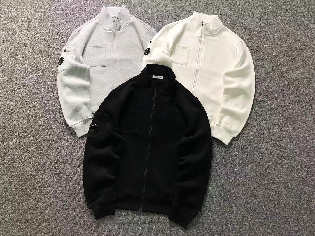 C.P. Company 215 CP HOODIE 22082821172 (Im 170Cm 60Kg I Wear Size M In The Phot) - Image 5