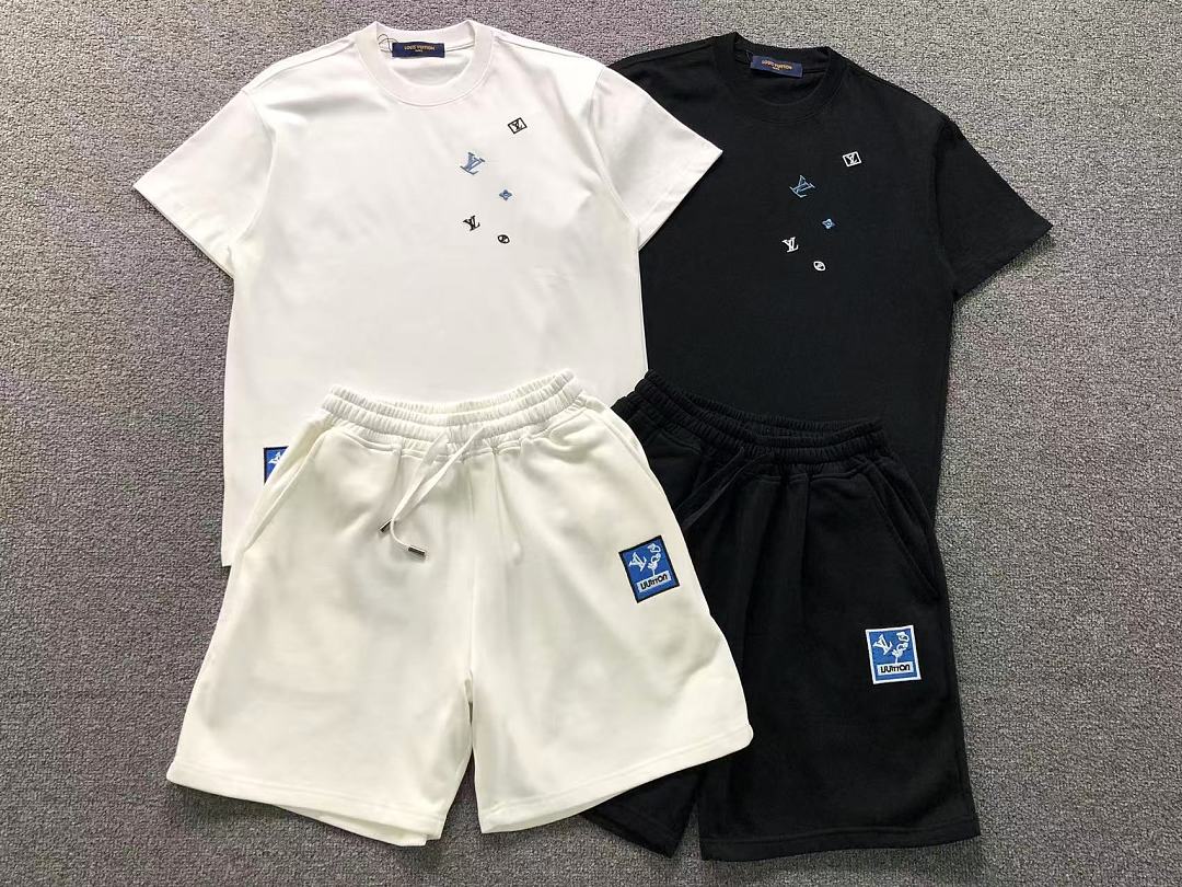 Louis Vuitton SHORTS 158 L⭐ T-SHIRT 2208020415 (Im 170Cm 60Kg I Wear Size S In The Phot) - Image 6
