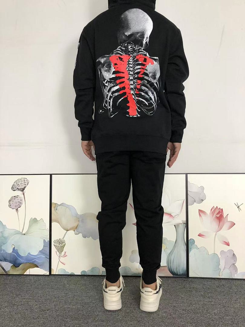 On Running 118 VLONE HOODIE 510115591 (Im 170Cm 60Kg I Wear Size S In The Phot) - Image 4