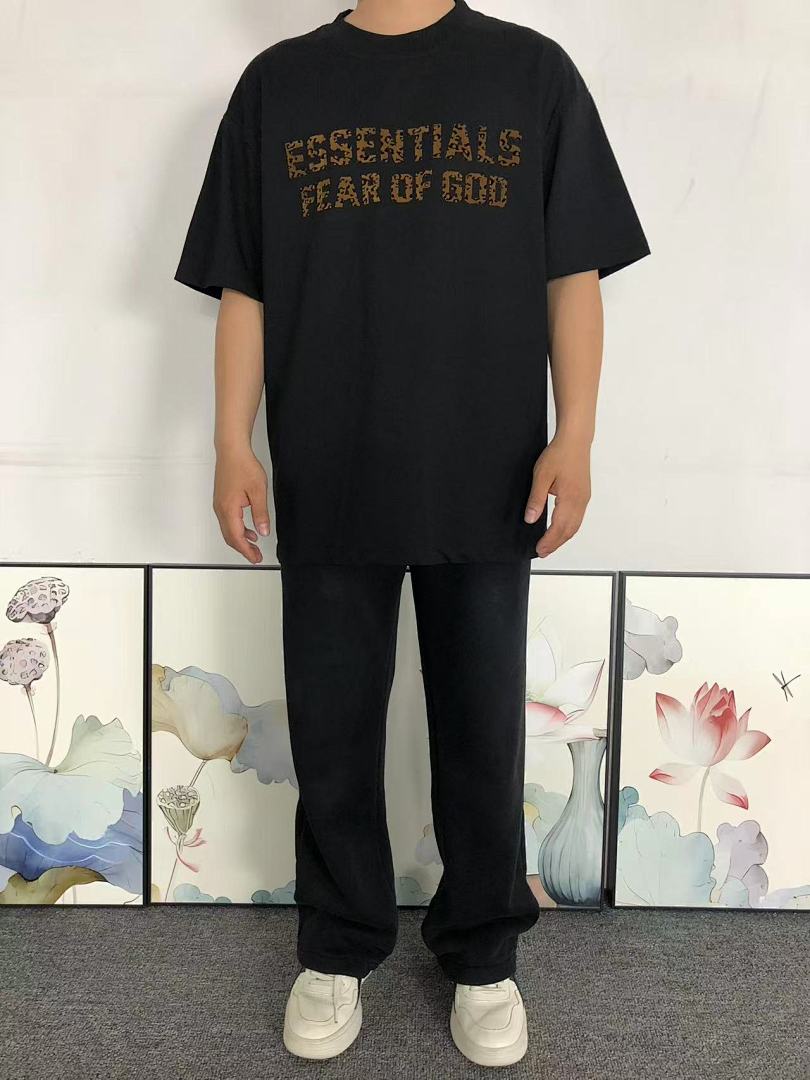 Fear of God 98 FOG T-SHIRT 22040420125 (Im 170Cm 60Kg I Wear Size M In The Phot) - Image 3