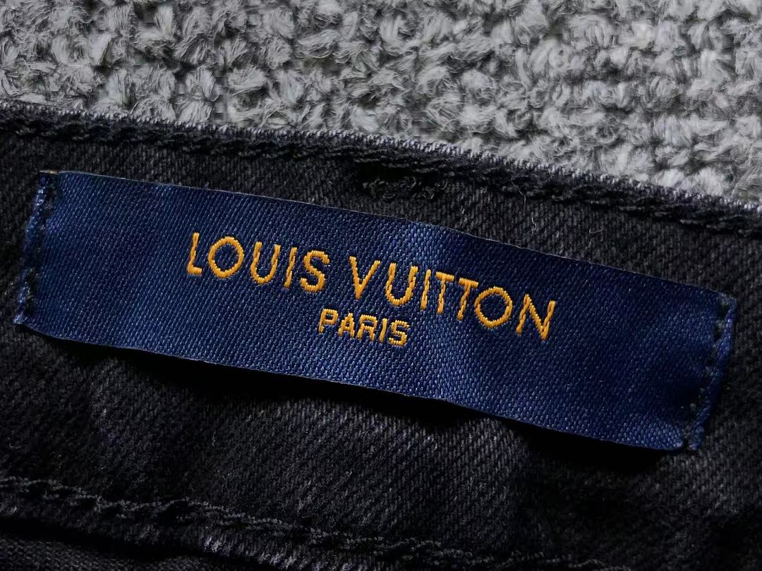 Louis Vuitton 195 L⭐ - Image 26