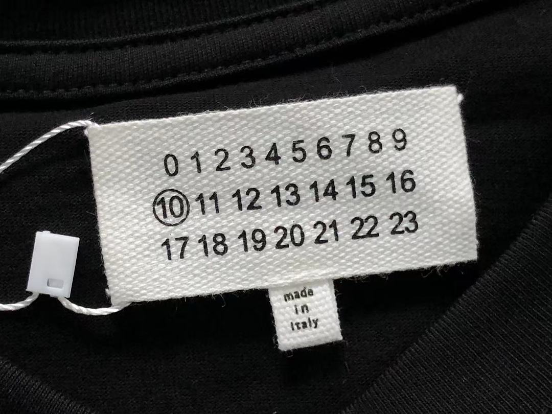 On Running 82 MAISON MARGIELA T-SHIRT 5208270386 (Im 170Cm 60Kg I Wear Size 46 In The Phot) - Image 18