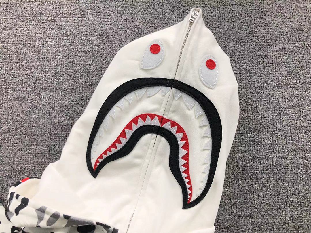 Bape 298 BAPE HOODIE 312200211 (Im 170Cm 57Kg I Wear sizeM In The Phot) - Image 16