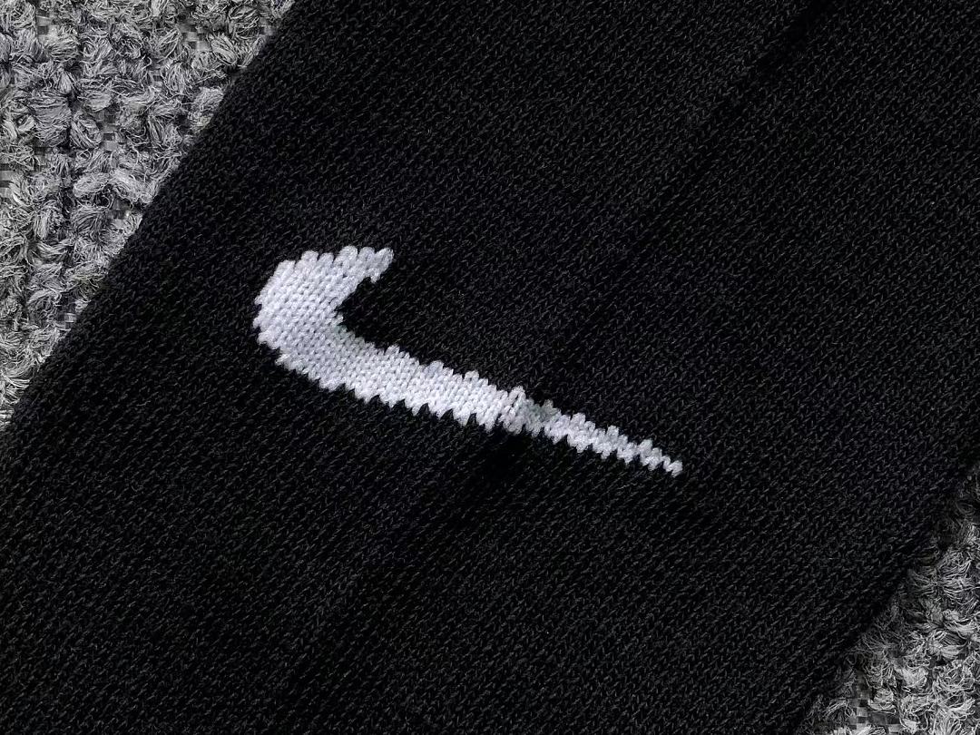 Chanel 39 FOOTBALL SOCKS - Image 4