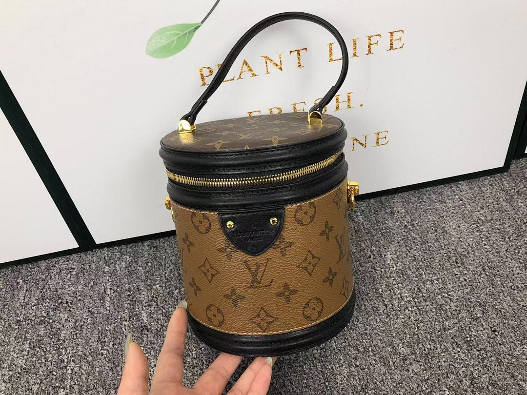 Louis Vuitton 468 L⭐ BAG 412166024 (Long 15CM* Wide 14CM* High 18CM) - Image 4