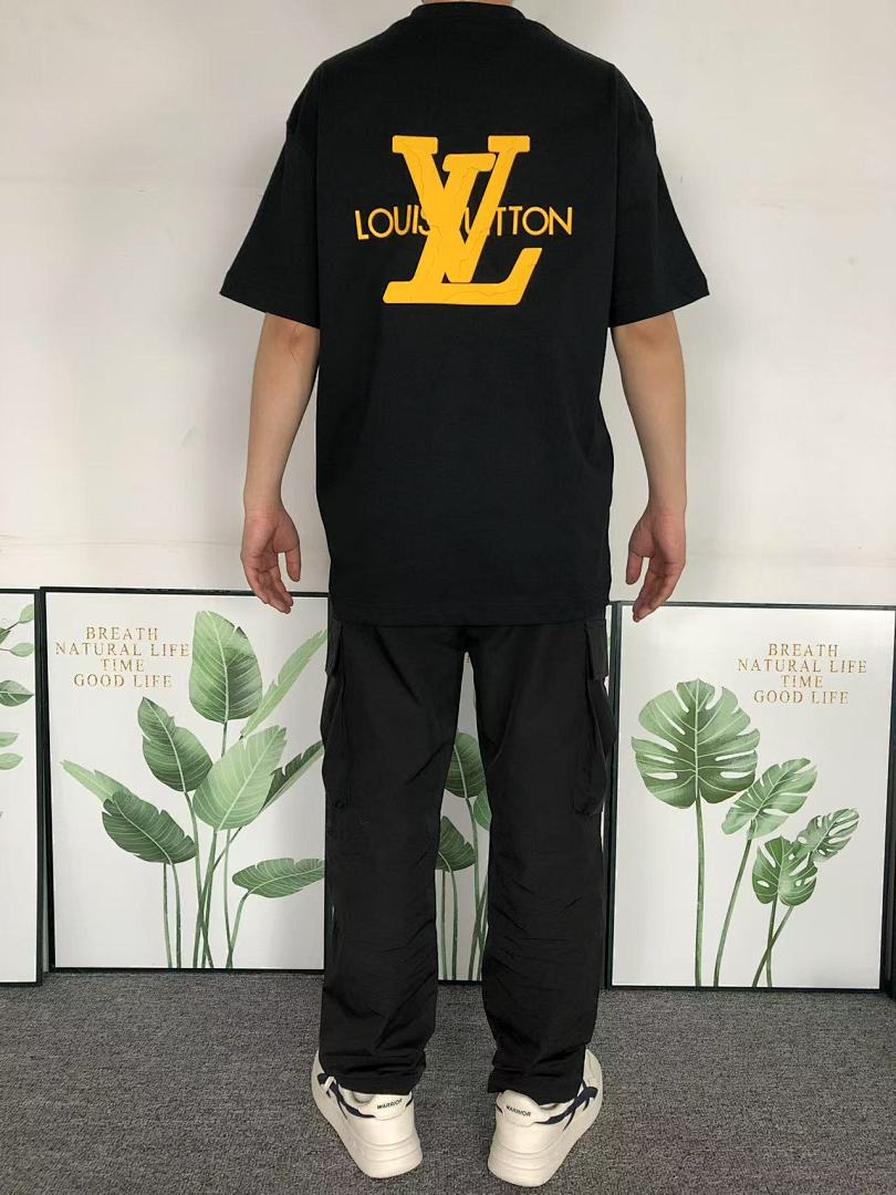 Louis Vuitton 125 L⭐ T-SHIRT 41112138821 (Im 170Cm 57Kg I Wear Size M In The Phot) - Image 4