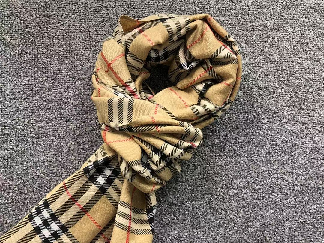 Burberry 78 B⭐R⭐E⭐RY SCAPF 561110102 (Long 178CM* Wide 80CM*) - Image 6