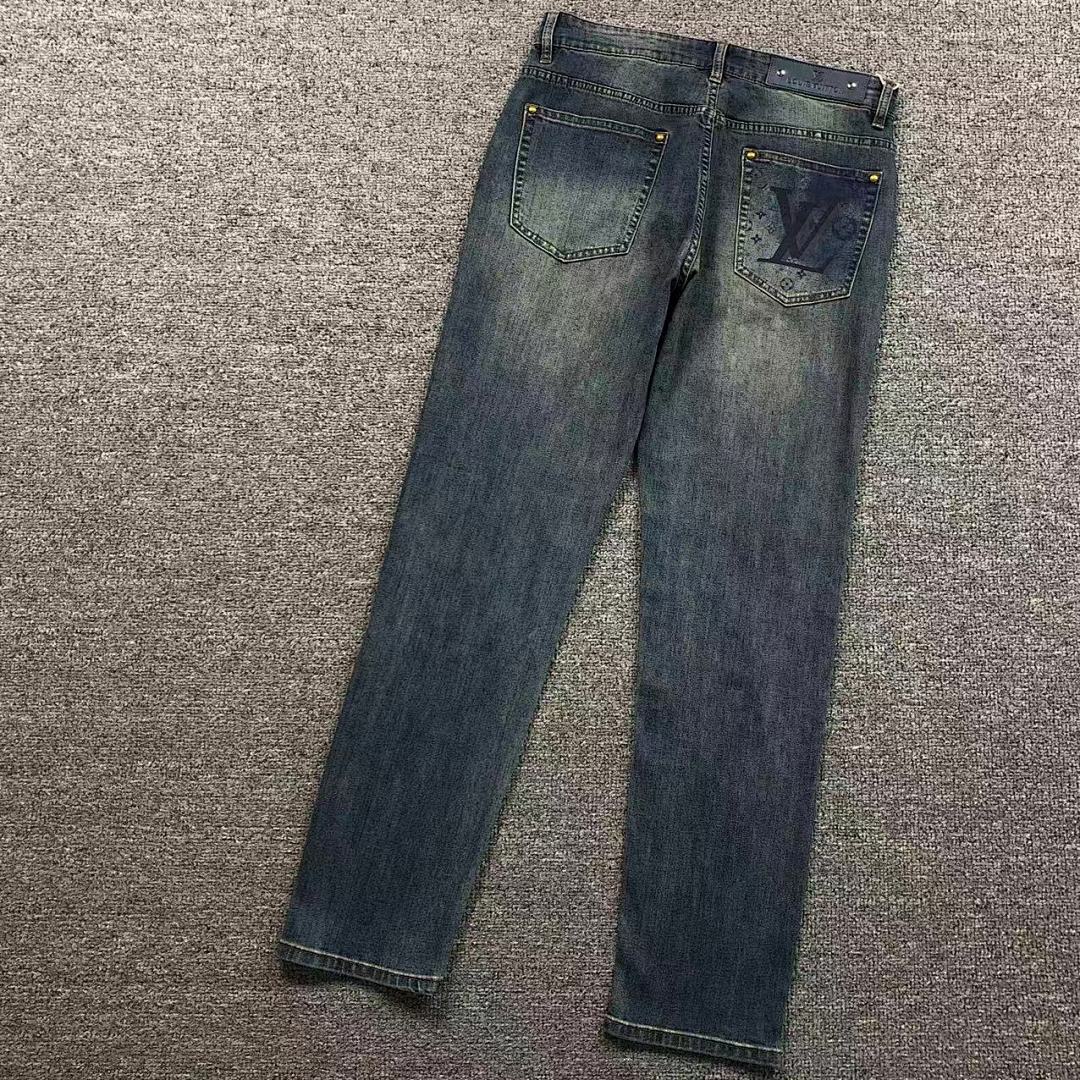 Unbranded 215 L⭐, photo 1