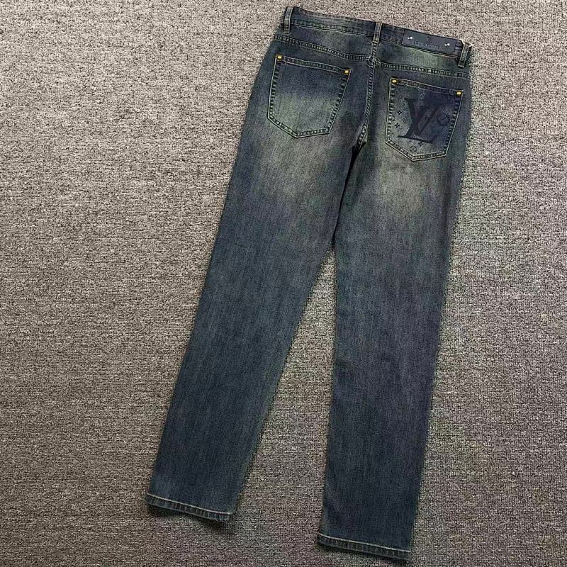 Unbranded 215 L⭐, photo 1