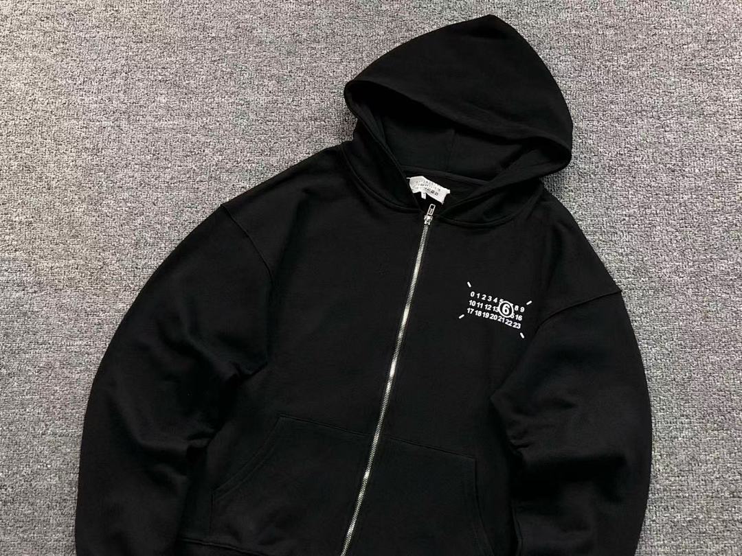 On Running 158 MAISON MARGIELA HOODIE 58260786 (Im 170Cm 60Kg I Wear Size 46 In The Phot) - Image 12