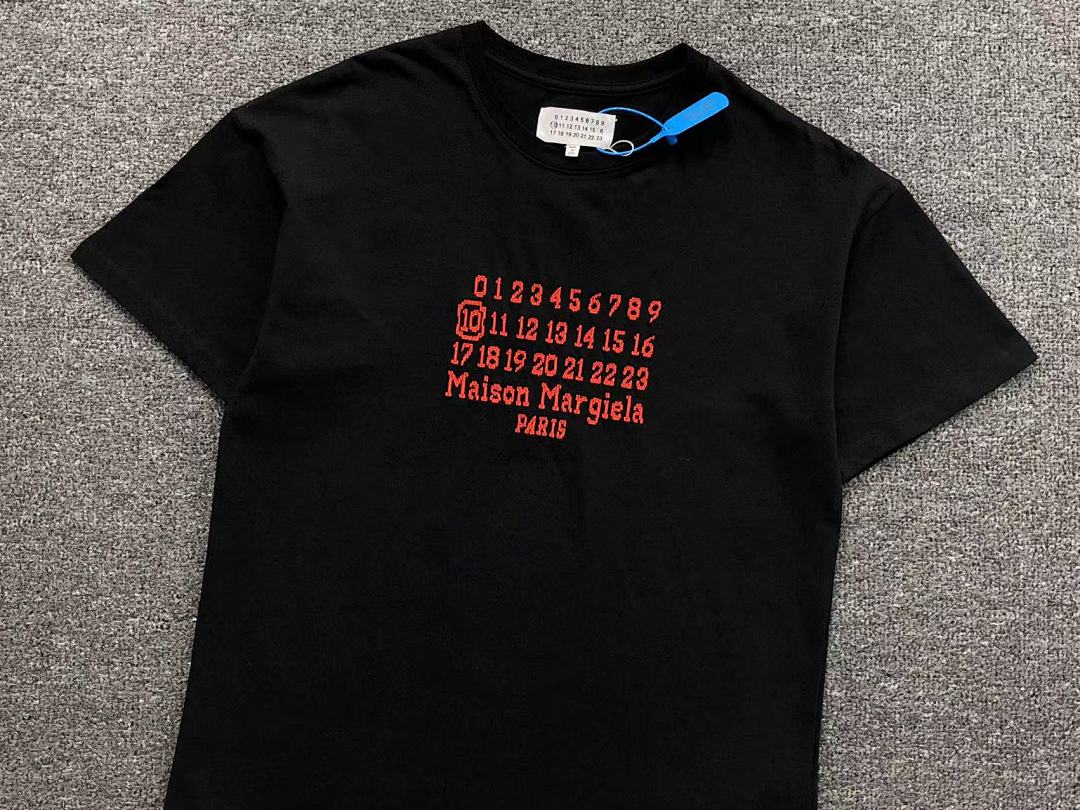 On Running 85 MAISON MARGIELA T-SHIRT 311151251 (Im 170Cm 57Kg I Wear Size 44 In The Phot) - Image 12
