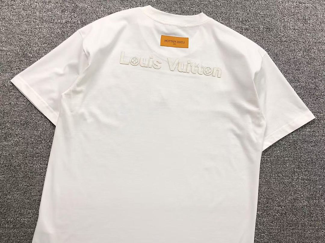 Louis Vuitton 118 L⭐ T-SHIRT 213041021 (Im 170Cm 55Kg I Wear Size S In The Phot) - Image 10