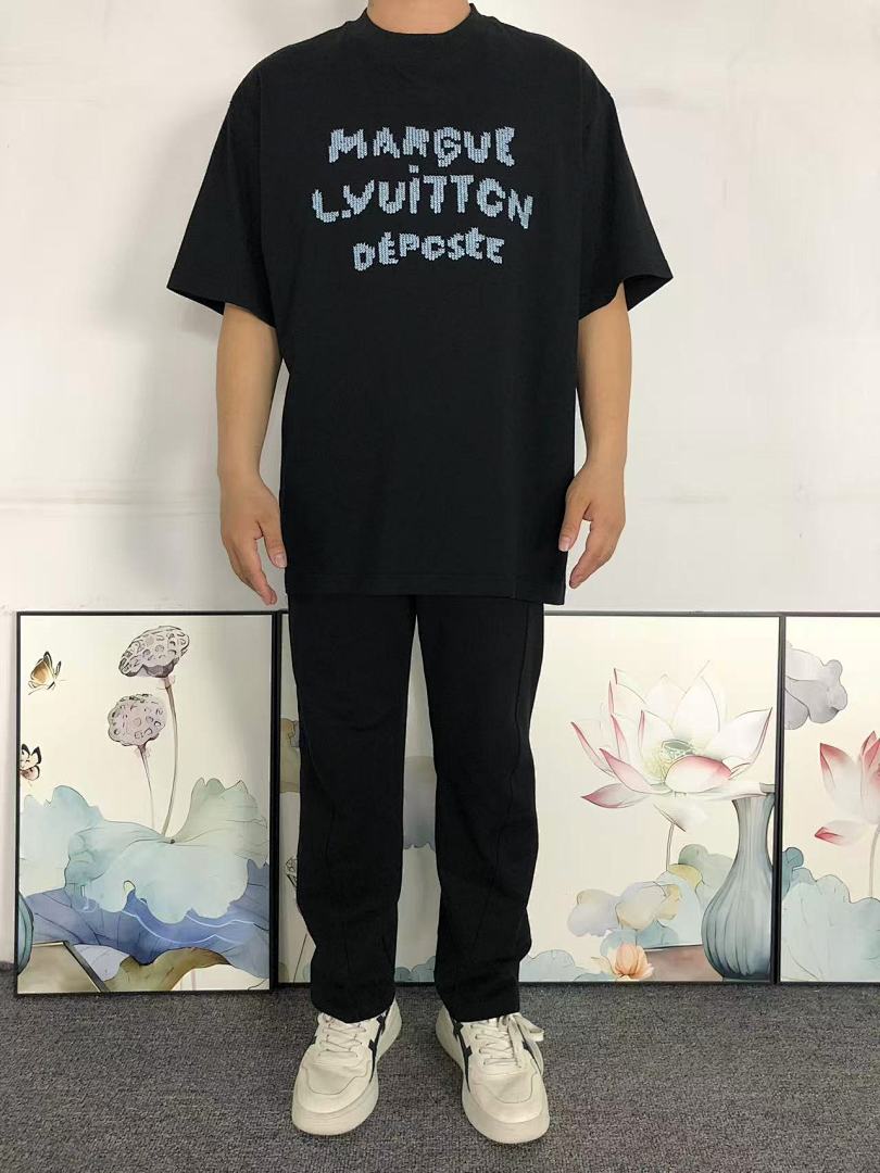 Louis Vuitton 125 L⭐ T-SHIRT 3112031021 (Im 170Cm 60Kg I Wear Size L In The Phot) - Image 3