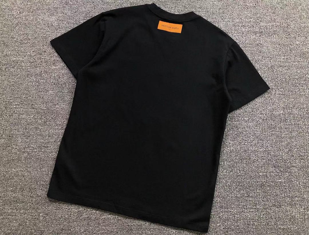 Louis Vuitton 125 L⭐ T-SHIRT 311212021 (Im 170Cm 57Kg I Wear Size XS In The Phot) - Image 16