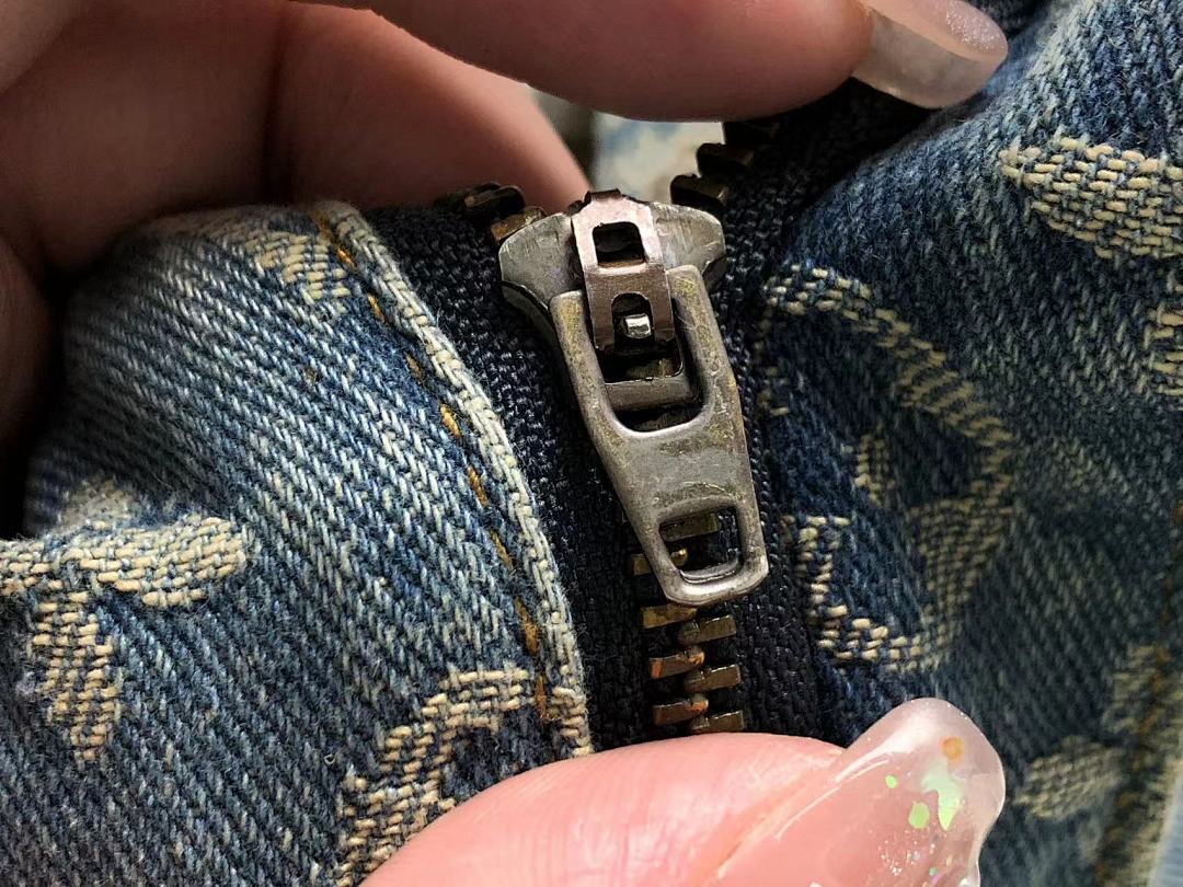 Louis Vuitton 208 L⭐ - Image 19