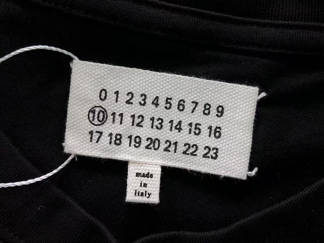 On Running 85 MAISON MARGIELA T-SHIRT 4107051886 (Im 170Cm 60Kg I Wear Size 46 In The Phot) - Image 22