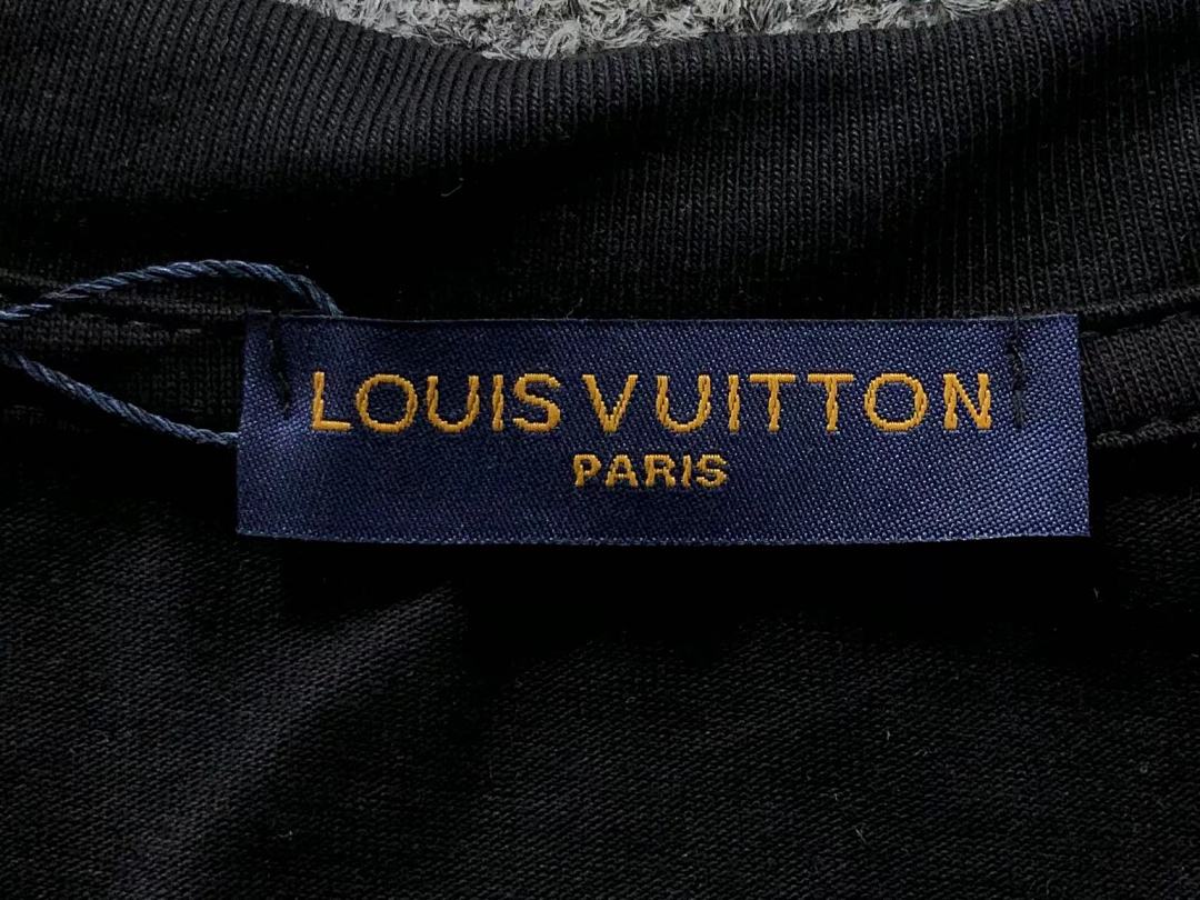 Louis Vuitton 88 L⭐ T-SHIRT 1110050732 (Im 170Cm 60Kg I Wear Size L In The Phot) - Image 23