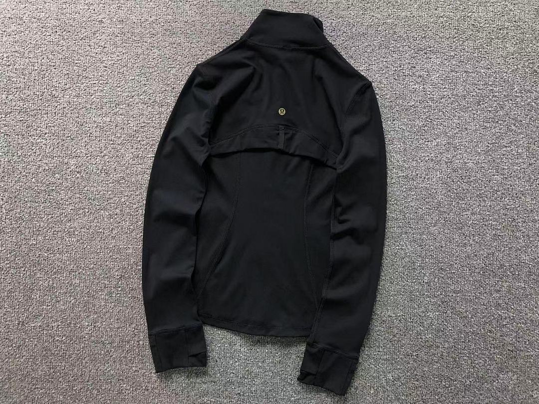 On Running 228 LULULEMON LONG SLEEVED FEMAIE - Image 10