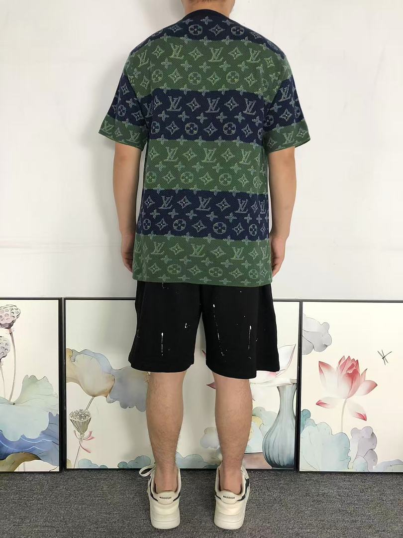 Louis Vuitton 195 L⭐ T-SHIRT 22060107125 (Im 170Cm 60Kg I Wear Size M In The Phot) - Image 4