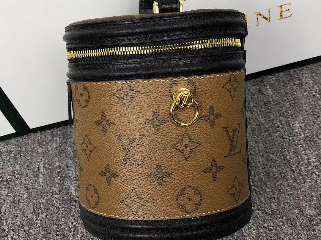 Louis Vuitton 468 L⭐ BAG 412166024 (Long 15CM* Wide 14CM* High 18CM) - Image 9
