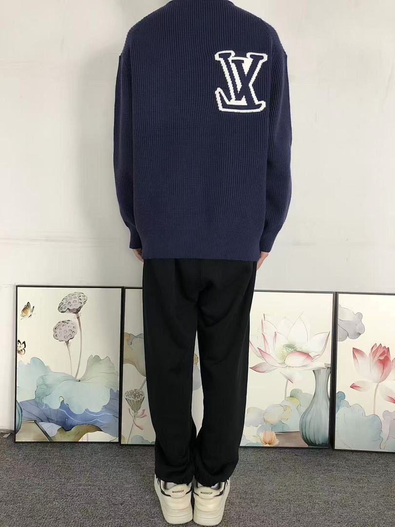 Louis Vuitton 208 L⭐ SWEATER 42030204156 (Im 172Cm 55Kg I Wear Size S In The Phot) - Image 4