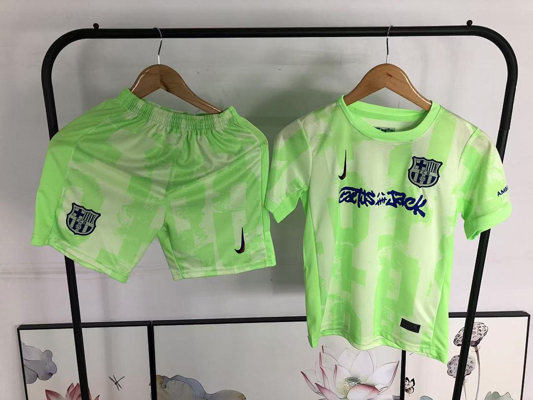 Chanel 75 FOOTBALL T-SHIRT SHORTS - Image 30