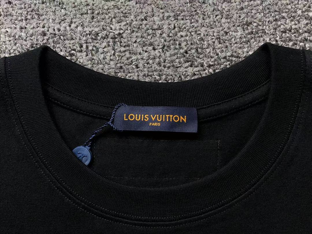Louis Vuitton 108 L⭐ T-SHIRT 503051870 (Im 170Cm 55Kg I Wear Size M In The Phot) - Image 15