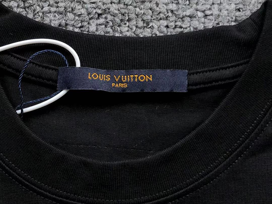 Louis Vuitton 115 L⭐ T-SHIRT 3105121360 (Im 170Cm 60Kg I Wear Size M In The Phot) - Image 18