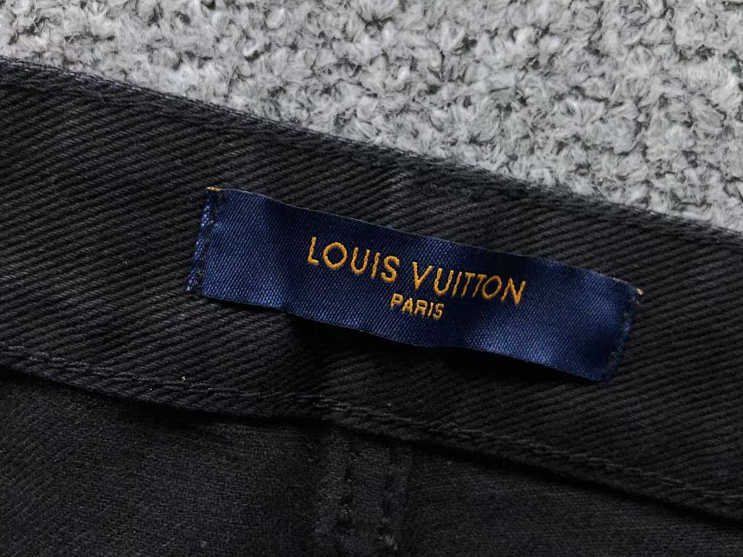 Louis Vuitton 195 L⭐ - Image 28