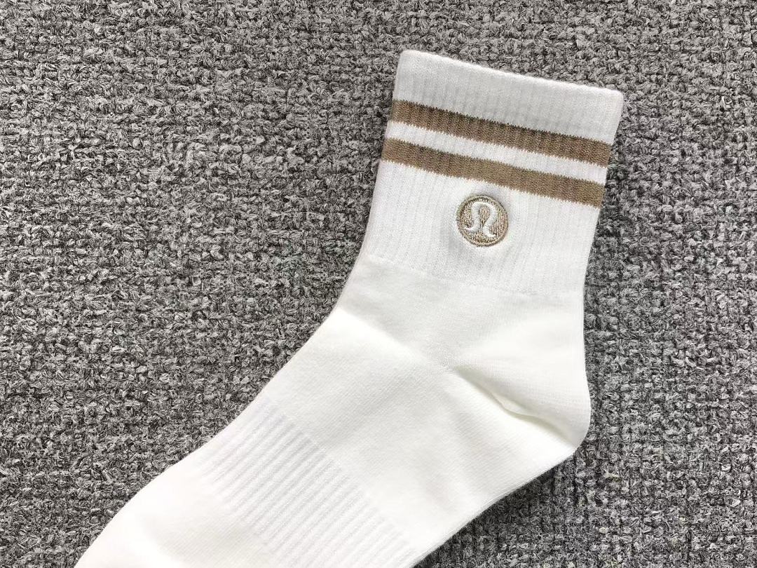 On Running 39 LULULEMON - Image 6